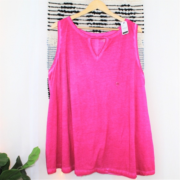 Lane Bryant Tops - NWT Lane Bryant Pink Keyhole Front Tank Size 22/24